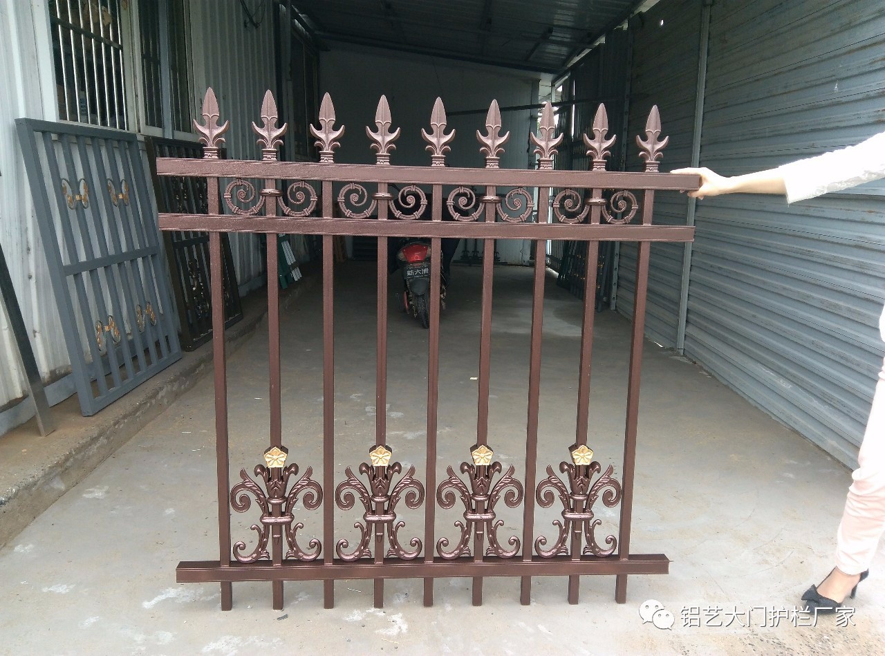 鋁藝圍墻護(hù)欄.jpeg