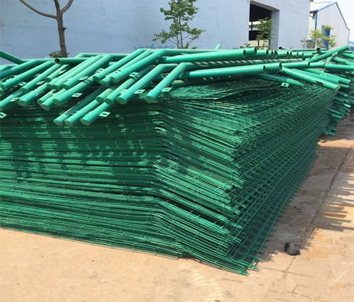 現(xiàn)貨雙邊絲護欄網(wǎng)價格